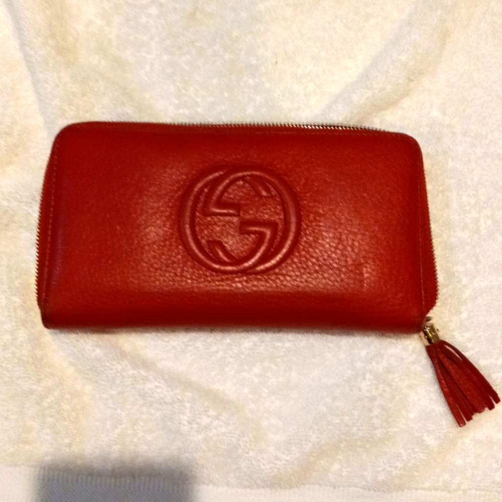 AUTHENTIC GUCCI WALLET
